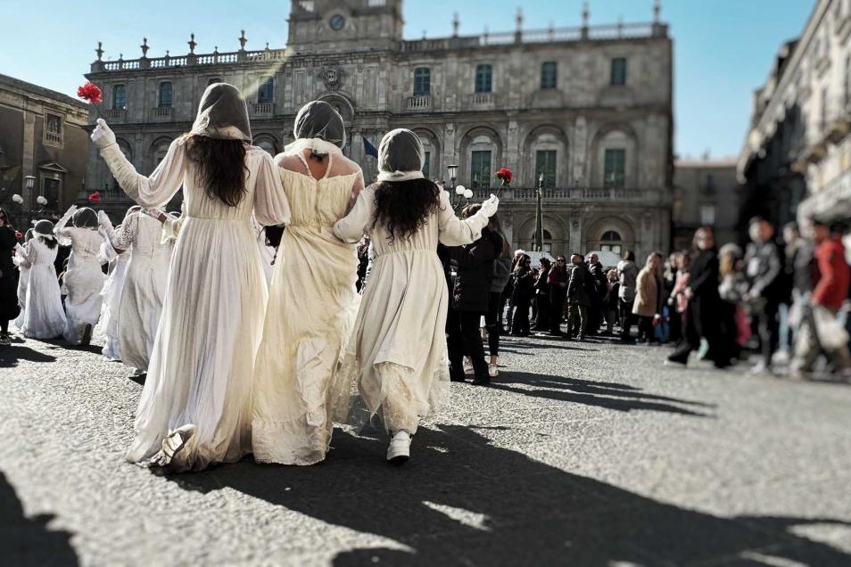 'Ntupatedde in piazza Università (foto di Christian Bonatesta)